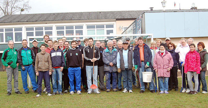 Reinigungsaktion TSG Emmerthal 2013 - 1 Gruppe