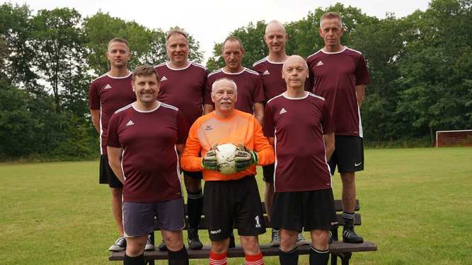 Saison 20-21 TSG Emmerthal Altsenioren TSV Luentorf 2 Saison 20-21 TSG Emmerthal Altsenioren TSV Luentorf 2